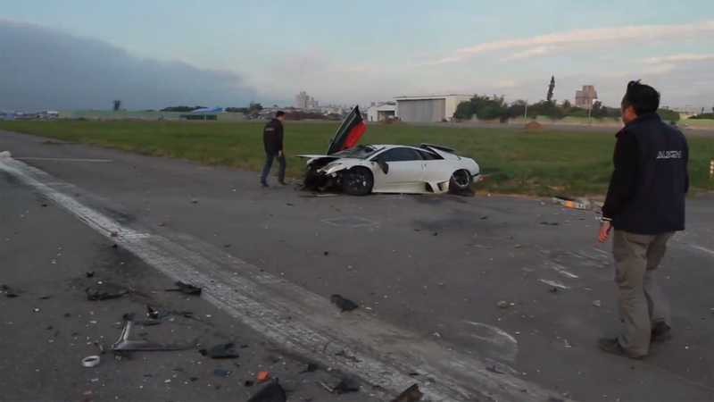 Illustration for article titled Lamborghini Crashes After Racing An R/C Helicopter